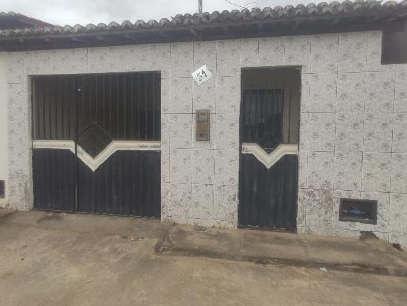 Casa em leilão em Iaçu - BA — LOTE 013 CASA
