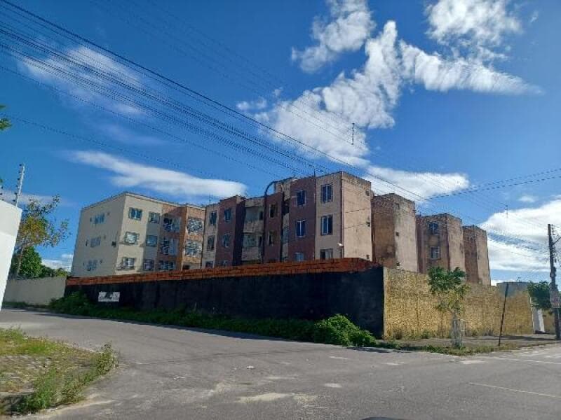 Apartamento em leilão em Caucaia - CE — LOTE 024 COND RES LEMOS