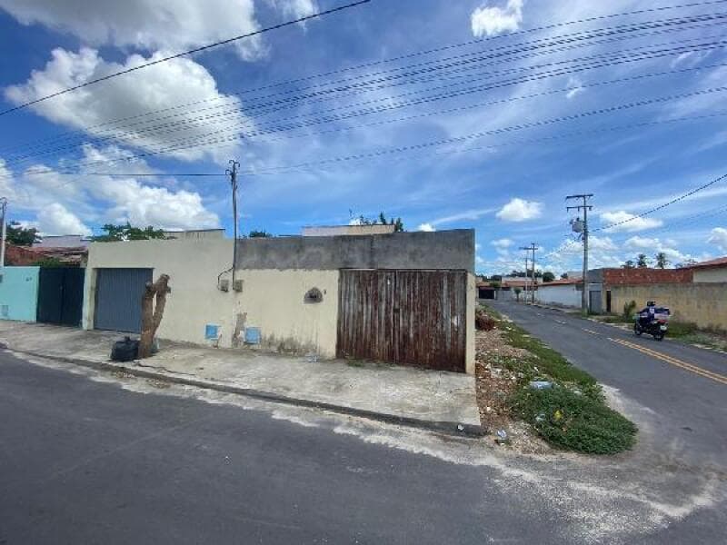Casa em leilão em Horizonte - CE — LOTE 036 CASA