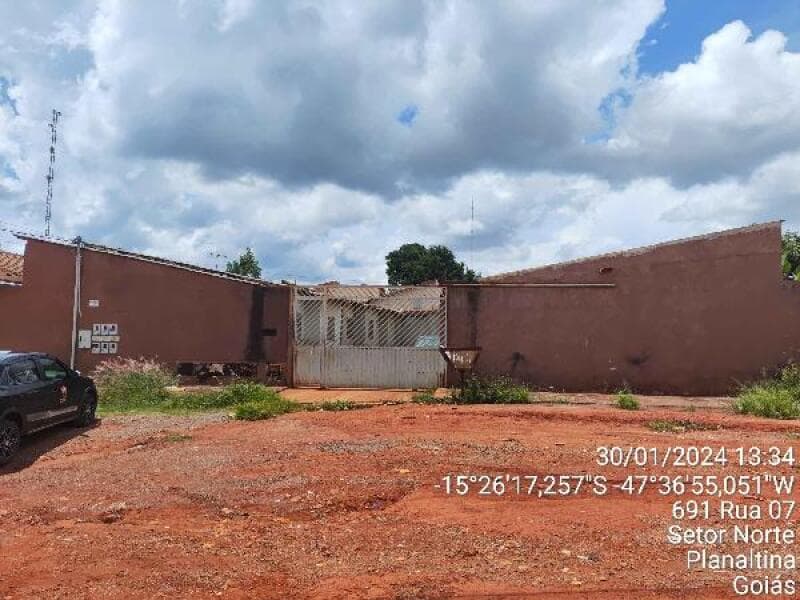 Casa em leilão em Planaltina - GO — LOTE 077 RES VILA