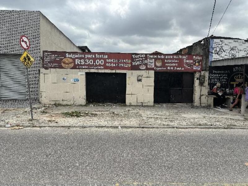 Casa em leilão em Rio De Janeiro - RJ — LOTE 318 CASA