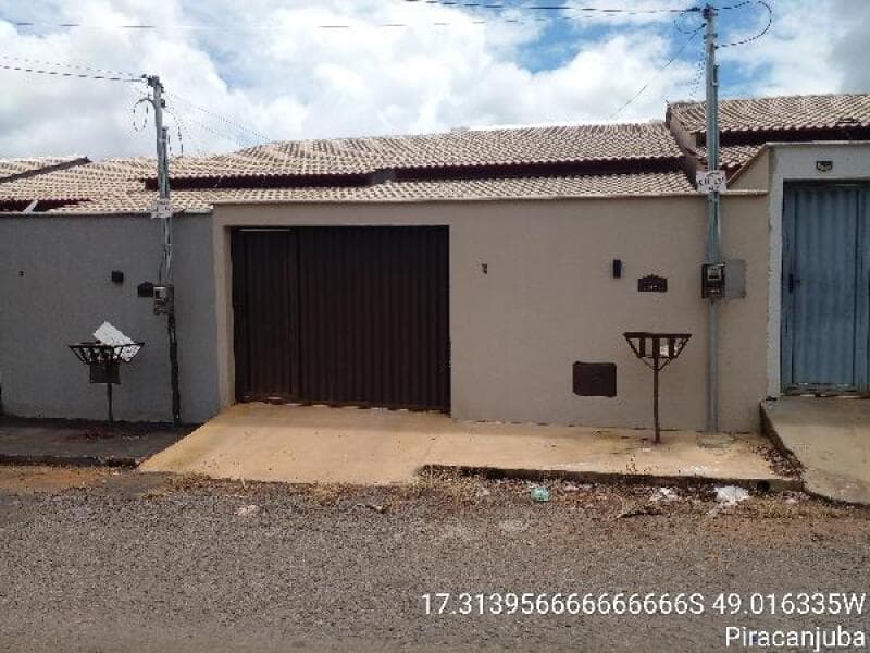 Casa em leilão em Piracanjuba - GO — LOTE 103 CASA