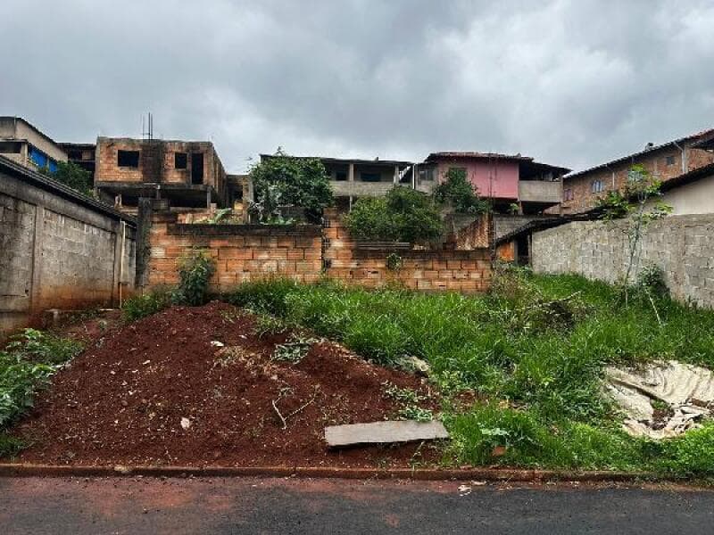 Terreno em leilão em Barão De Cocais - MG, bairro Sao Miguel — LOTE 123 TERRENO