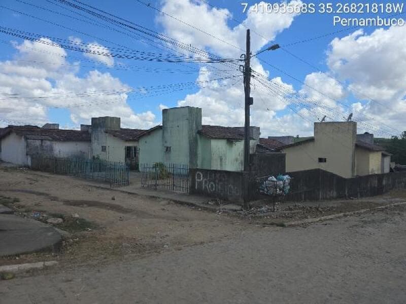 Casa em leilão em Camutanga - PE, bairro Centro — LOTE 213 RES OLHO D AGUA