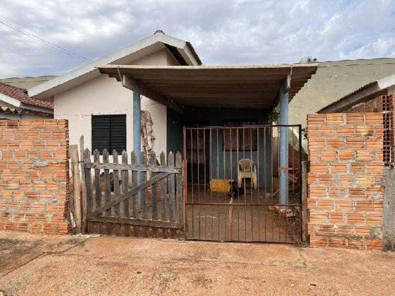 Casa em leilão em Londrina - PR — LOTE 269 CASA