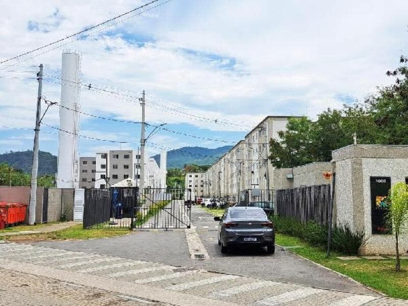 Apartamento em leilão em Rio De Janeiro - RJ, bairro Campo grande — LOTE 315 PORTO BARAO