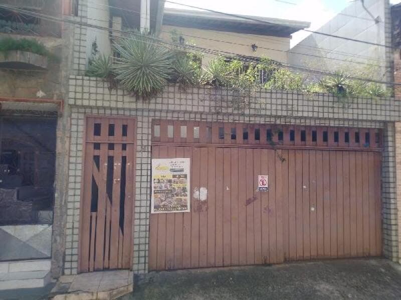 Casa em leilão em Salvador - BA, bairro Pau Miudo — LOTE 025 CASA