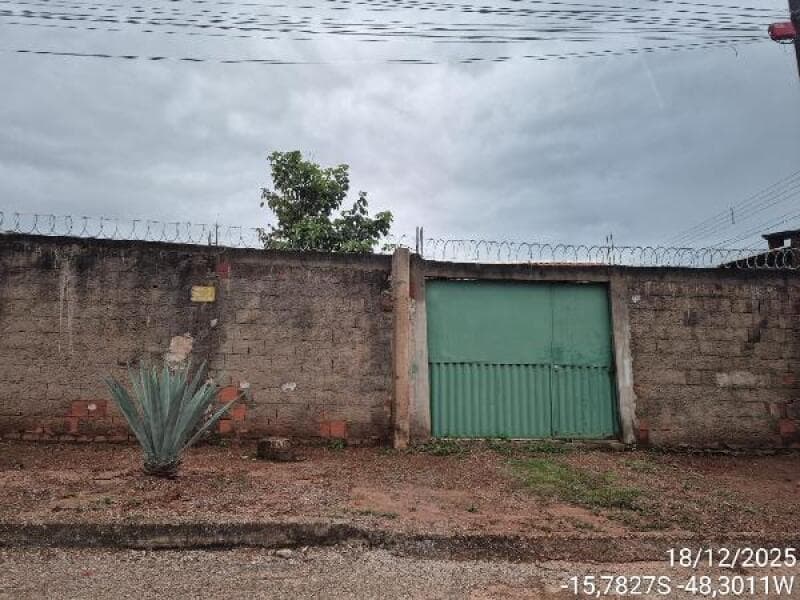 Casa em leilão em Águas Lindas De Goiás - GO, bairro Jardim Santa Lucia — LOTE 053 CASA