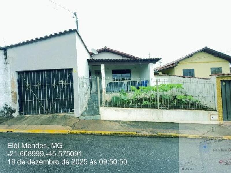 Casa em leilão em Elói Mendes - MG, bairro Centro — LOTE 124 CASA