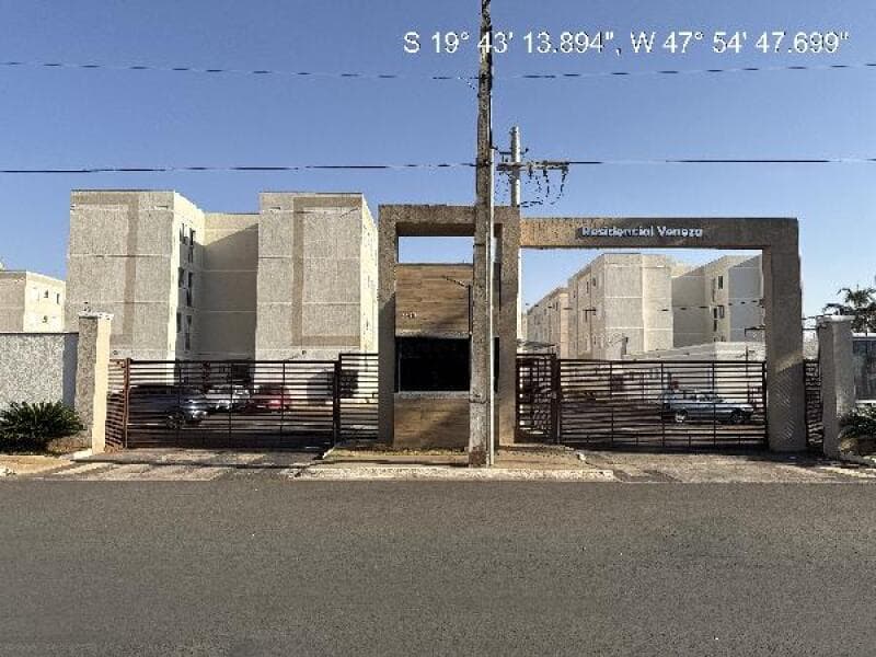 Apartamento em leilão em Uberaba - MG, bairro Vila Arquelaú — LOTE 138 APARTAMENTO