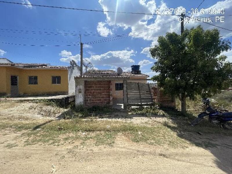Casa em leilão em Capoeiras - PE, bairro Centro — LOTE 171 CASA