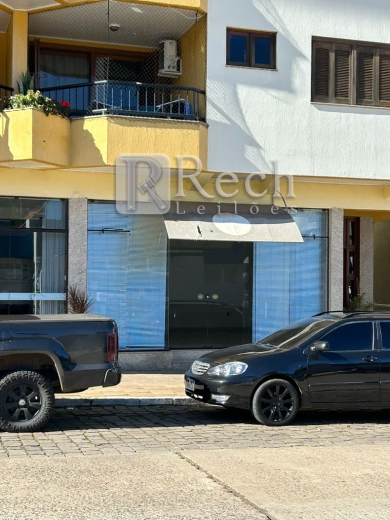 Foto 1 de 18: Comercial em leilão em Nova Bassano - RS — LOTE 001 SALA 02, do EDIFÍCIO COMERCIAL & RESIDENCIAL RR