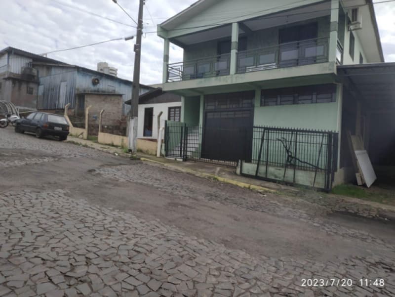 Foto 1 de 3: Comercial em leilão em Frederico Westphalen - RS, bairro Centro — LOTE 001 SALA COMERCIAL N° 01, com a área real privativa de 66,08m²