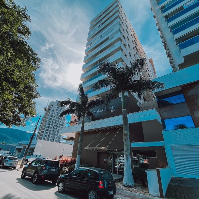 Foto 1 de 11: Apartamento em leilão em Palhoça - SC, bairro Bairr — LOTE 077 Apartamento 1002 do edifício Mirante das Águas, situado na avenida Pedra Branca, 464, Bairr