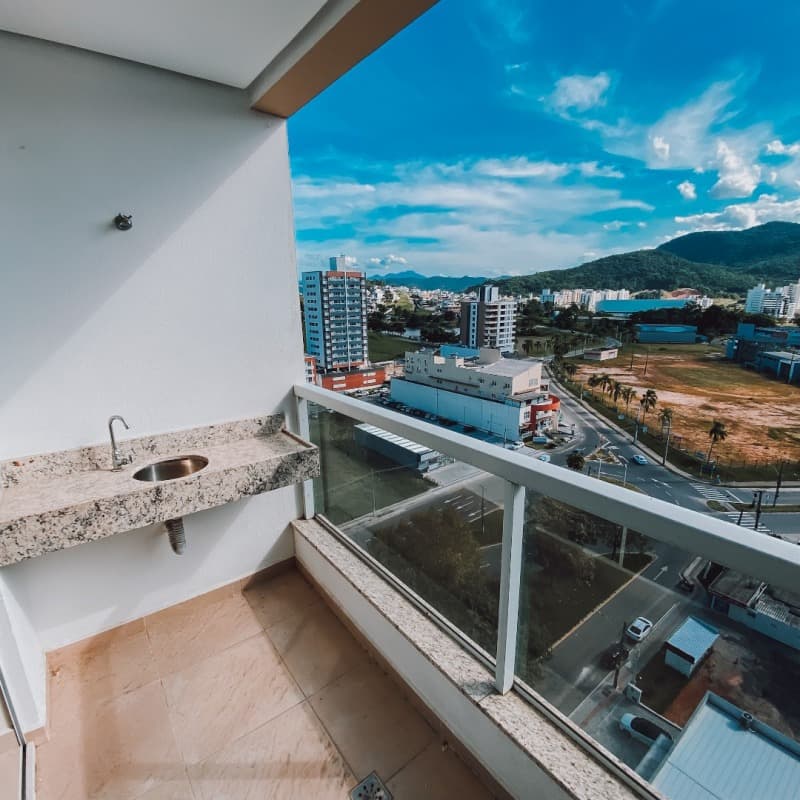 Foto 3 de 11: Apartamento em leilão em Palhoça - SC, bairro Bairr — LOTE 077 Apartamento 1002 do edifício Mirante das Águas, situado na avenida Pedra Branca, 464, Bairr
