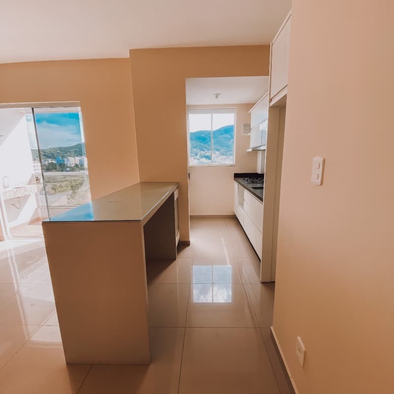 Foto 5 de 11: Apartamento em leilão em Palhoça - SC, bairro Bairr — LOTE 077 Apartamento 1002 do edifício Mirante das Águas, situado na avenida Pedra Branca, 464, Bairr