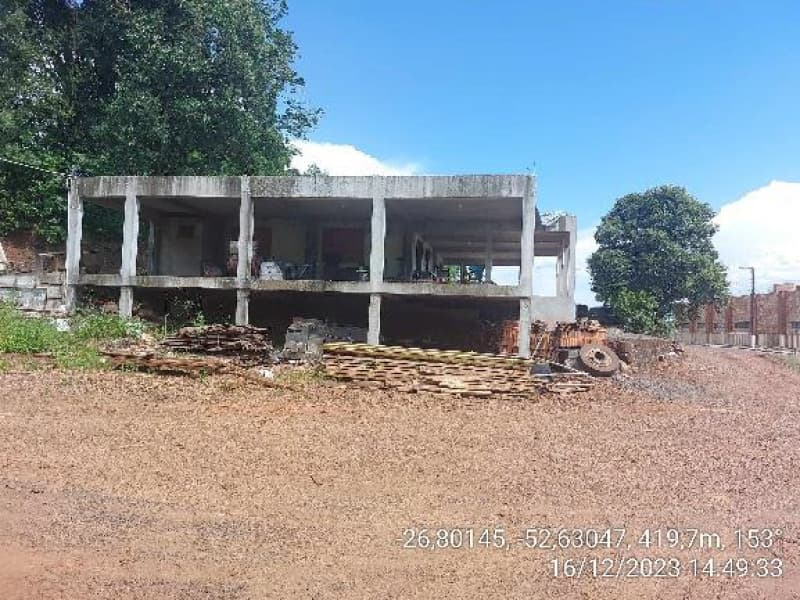 Foto 5 de 8: Terreno em leilão em Marema - SC, bairro Centro — LOTE 051 Terreno urbano, com a área de 29.264,35m², localizado na Rua Hercílio Luz, em Marema-SC