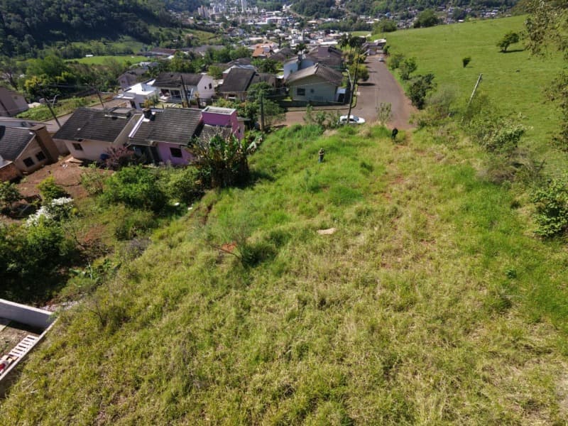 Foto 2 de 4: Terreno em leilão em Coronel Freitas - SC, bairro Di Bernardo — LOTE 066 TERRENO URBANO, com a área de 1.932,00m², na Rua Gênova, Bairro Di Bernardo, em Coronel Fre