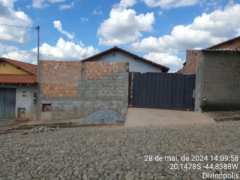 Terreno em leilão em Divinópolis - MG — LOTE 084 MG-DIVINOPOLIS