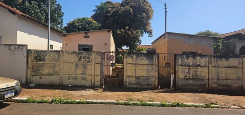 Foto 1 de 15: Terreno em leilão em Itapagipe - MG — LOTE 001 IMÓVEL RESIDENCIAL EM ITAPAGIPE/MG
