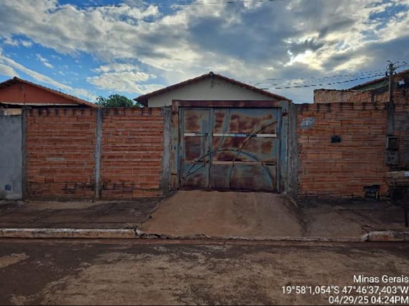 Casa em leilão em Delta - MG — LOTE 162 MG - DELTA