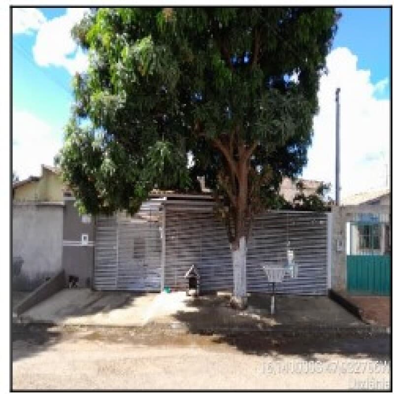 Casa em leilão em Luziânia - GO — LOTE 100 GO - LUZIÂNIA