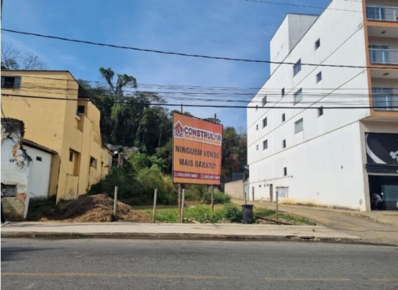 Foto 1 de 3: Terreno em leilão em Matias Barbosa - MG, bairro Centro — LOTE 003 TERRENO NA AVENIDA CARDOSO SARAIVA (PRAÇA DA BANDEIRA) EM MATIAS BARBOSA/MG