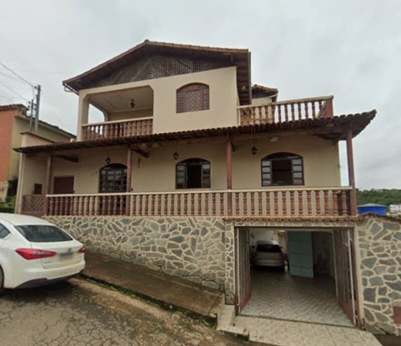 Foto 1 de 2: Casa em leilão em Santa Maria Do Suaçuí - MG, bairro Centro — LOTE 001-2 IMÓVEL RESIDENCIAL NO CENTRO DE SANTA MARIA DO SUAÇUÍ/MG