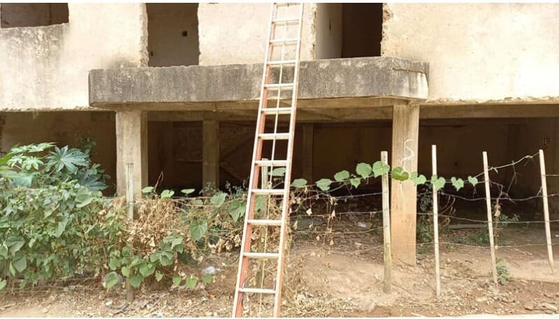 Foto 18 de 29: Apartamento em leilão em São Sebastião Do Anta - MG, bairro Centro — LOTE 003 FRAÇÃO DE 41,66% DE UM PRÉDIO EM CONSTRUÇÃO EM SÃO SEBASTIÃO DO ANTA/MG