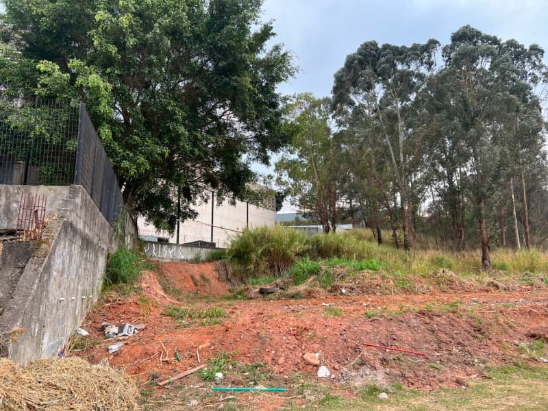 Foto 4 de 9: Terreno em leilão em Arujá - SP — LOTE 001 Imóvel de Área 1.390,81 m²