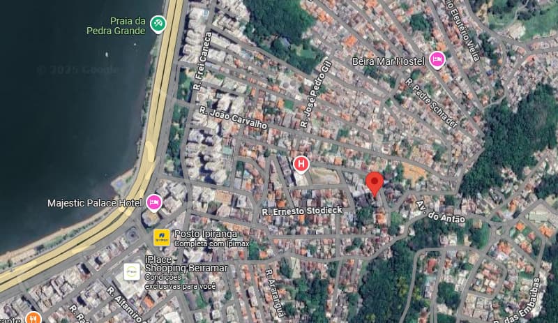Foto 4 de 5: Terreno em leilão em Florianópolis - SC — LOTE 001 Floriánópolis | SC | Um terreno com a área de 930,00m² com construção de uma casa de 434 m2
