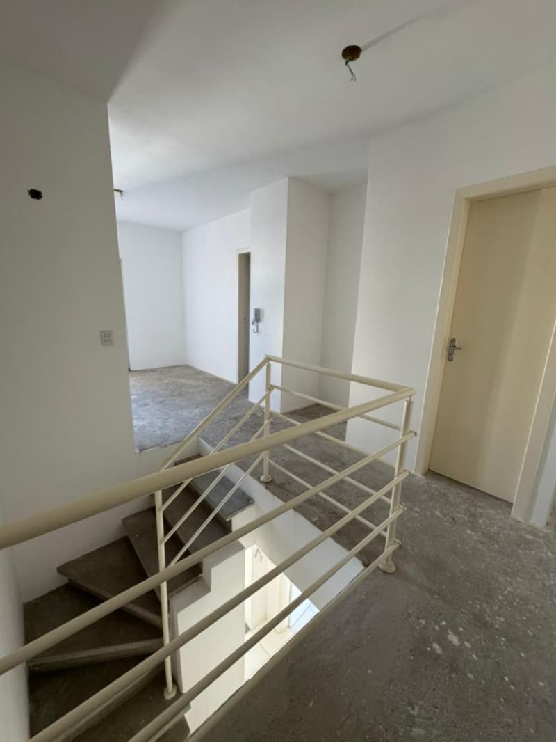 Foto 1 de 27: Apartamento em leilão em São Paulo - SP — LOTE 001 Apartamento Duplex nº 122, localizado no 12º e 13º pavimentos do Condomínio Estilo Aclimaçã