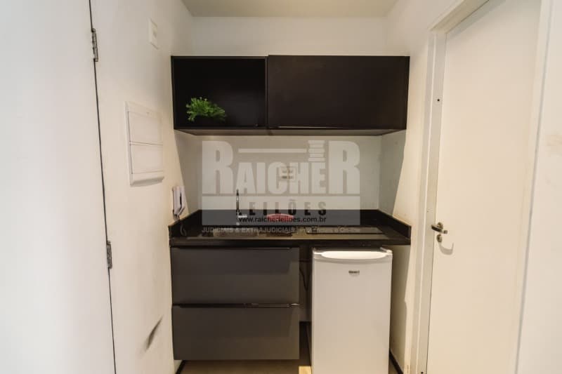 Foto 11 de 21: Apartamento em leilão em São Paulo - SP — LOTE 001 Apartamento nº 401, localizado no 3º pavimento ou 4º andar do Condomínio Nova Higienópolis,