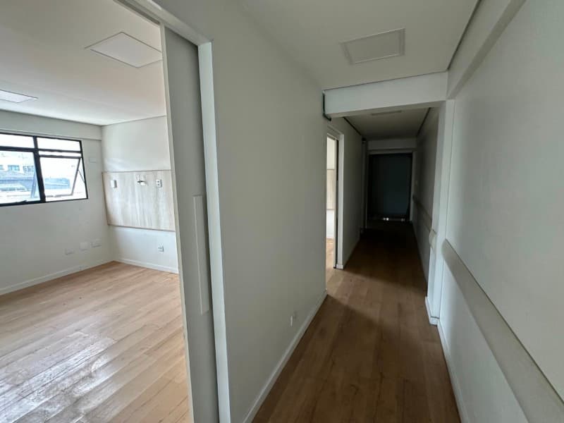 Foto 3 de 32: Comercial em leilão em São Paulo - SP — LOTE 001 Prédio com instalações para hospital, situado a Rua Fidalga nº 58, na Vila Madalena/SP