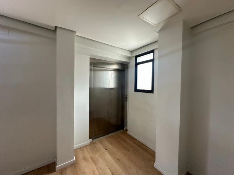 Foto 9 de 32: Comercial em leilão em São Paulo - SP — LOTE 001 Prédio com instalações para hospital, situado a Rua Fidalga nº 58, na Vila Madalena/SP