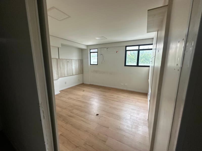 Foto 10 de 32: Comercial em leilão em São Paulo - SP — LOTE 001 Prédio com instalações para hospital, situado a Rua Fidalga nº 58, na Vila Madalena/SP