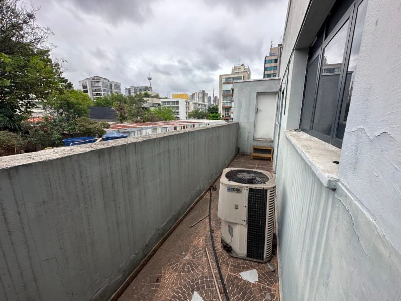 Foto 13 de 32: Comercial em leilão em São Paulo - SP — LOTE 001 Prédio com instalações para hospital, situado a Rua Fidalga nº 58, na Vila Madalena/SP