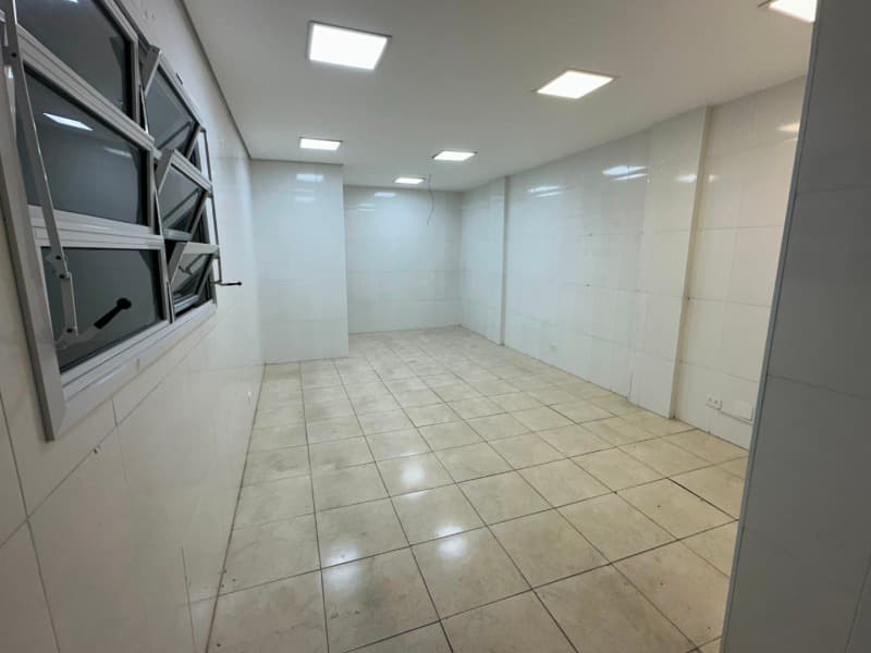 Foto 16 de 32: Comercial em leilão em São Paulo - SP — LOTE 001 Prédio com instalações para hospital, situado a Rua Fidalga nº 58, na Vila Madalena/SP