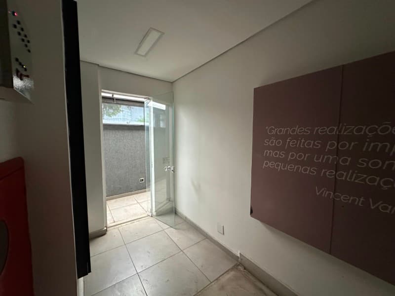 Foto 28 de 32: Comercial em leilão em São Paulo - SP — LOTE 001 Prédio com instalações para hospital, situado a Rua Fidalga nº 58, na Vila Madalena/SP