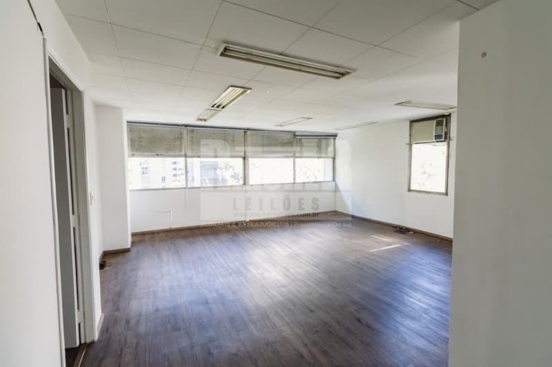 Foto 17 de 49: Comercial em leilão em São Paulo - SP, bairro Consolação — LOTE 010 Conjunto nº 41, localizado no 4º andar do Edifício Apollo II, situado na Rua Luiz Coelho, n