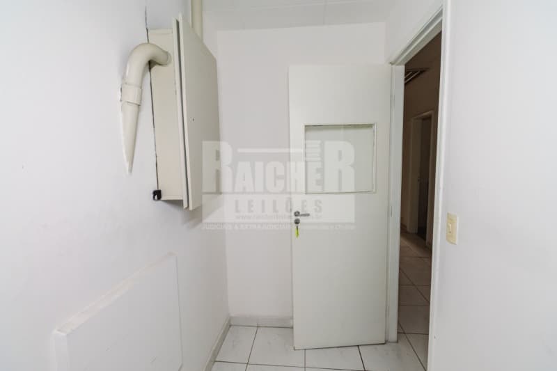 Foto 35 de 49: Comercial em leilão em São Paulo - SP, bairro Consolação — LOTE 010 Conjunto nº 41, localizado no 4º andar do Edifício Apollo II, situado na Rua Luiz Coelho, n