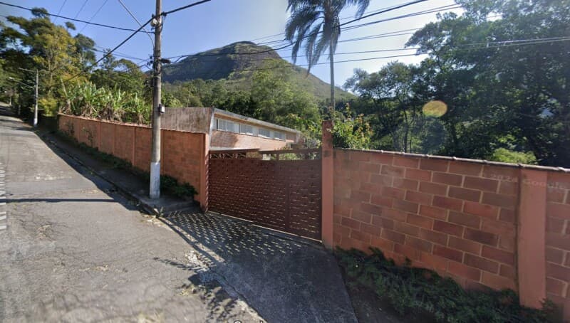 Foto 1 de 2: Casa em leilão em Petrópolis - RJ — LOTE 002 CASA NO BAIRRO RETIRO - PETRÓPOLIS / RJ