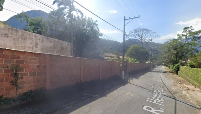 Foto 2 de 2: Casa em leilão em Petrópolis - RJ — LOTE 002 CASA NO BAIRRO RETIRO - PETRÓPOLIS / RJ