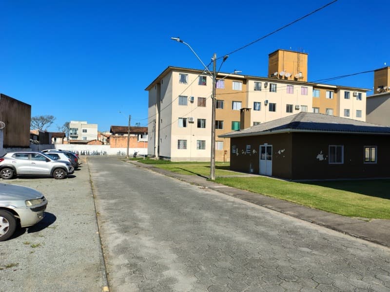 Foto 10 de 12: Apartamento em leilão em Palhoça - SC, bairro Barra do Aririú — LOTE 001 APARTAMENTO Nº 731, DO BLOCO 7A, DO CONDOMÍNIO RESIDENCIAL MARLENE MOREIRA PIERRI, EM PALHO