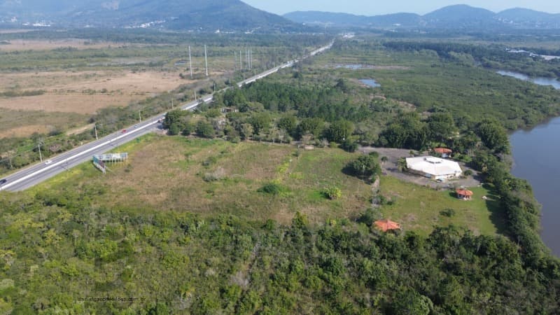 Foto 12 de 16: Terreno em leilão em Florianópolis - SC — LOTE 001 Imóvel
