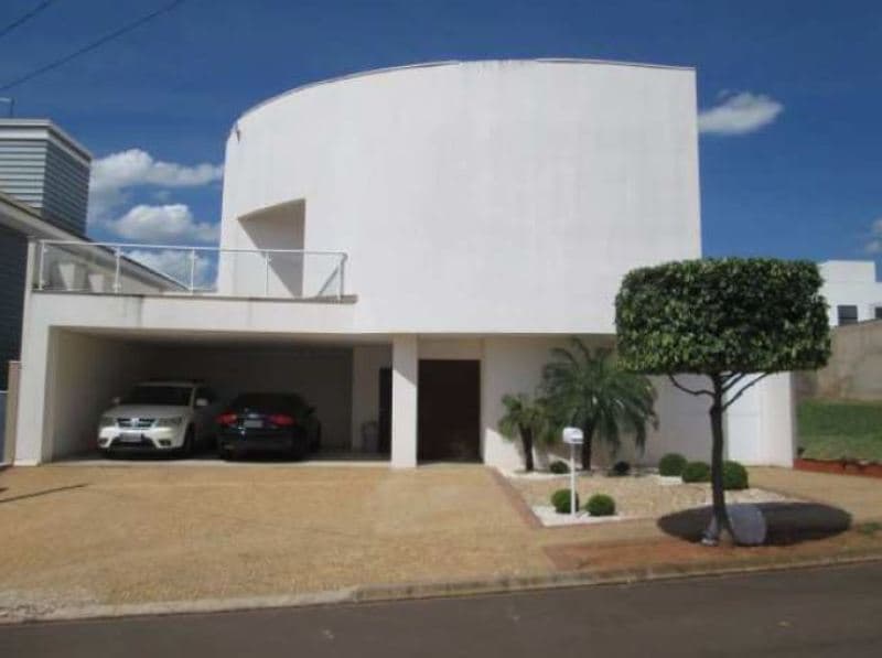 Casa em leilão em Bauru - SP — LOTE 001 Casa com A.T. 450m², A.T.C. 340m², suíte com closet, 2 dorms