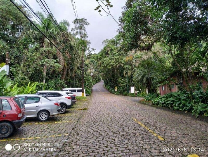 Foto 6 de 8: Terreno em leilão em Guarujá - SP — LOTE 001 Lote de Terreno no CONDOMINIO IPORANGA com 560,60m², destacado de área maior de 18.500m2 -