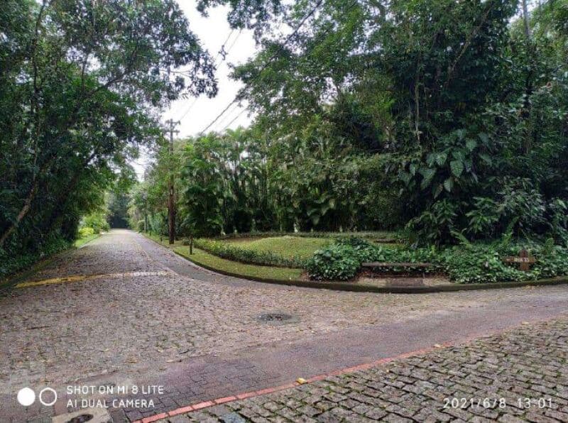 Foto 7 de 8: Terreno em leilão em Guarujá - SP — LOTE 001 Lote de Terreno no CONDOMINIO IPORANGA com 560,60m², destacado de área maior de 18.500m2 -