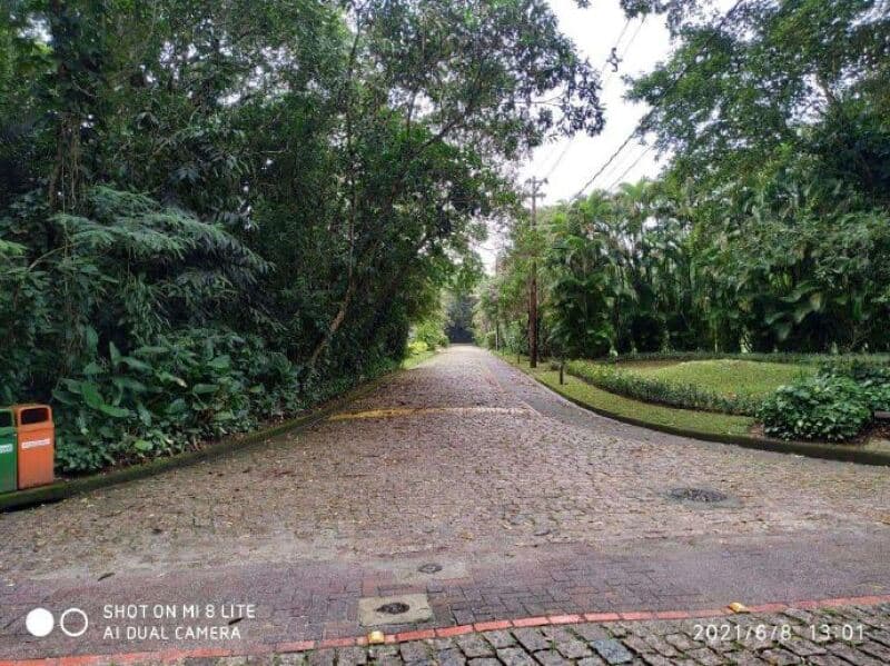 Foto 8 de 8: Terreno em leilão em Guarujá - SP — LOTE 001 Lote de Terreno no CONDOMINIO IPORANGA com 560,60m², destacado de área maior de 18.500m2 -