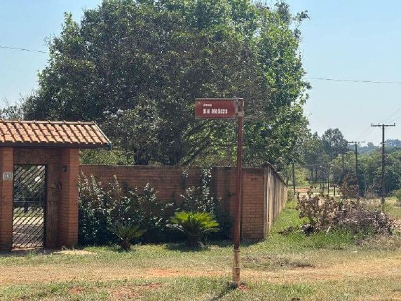Foto 3 de 31: Terreno em leilão em Águas De Santa Bárbara - SP — LOTE 001 Imóvel com A.T. 2.000m², piscina, Parque dos Lagos, Água de Santa Bárbara/SP